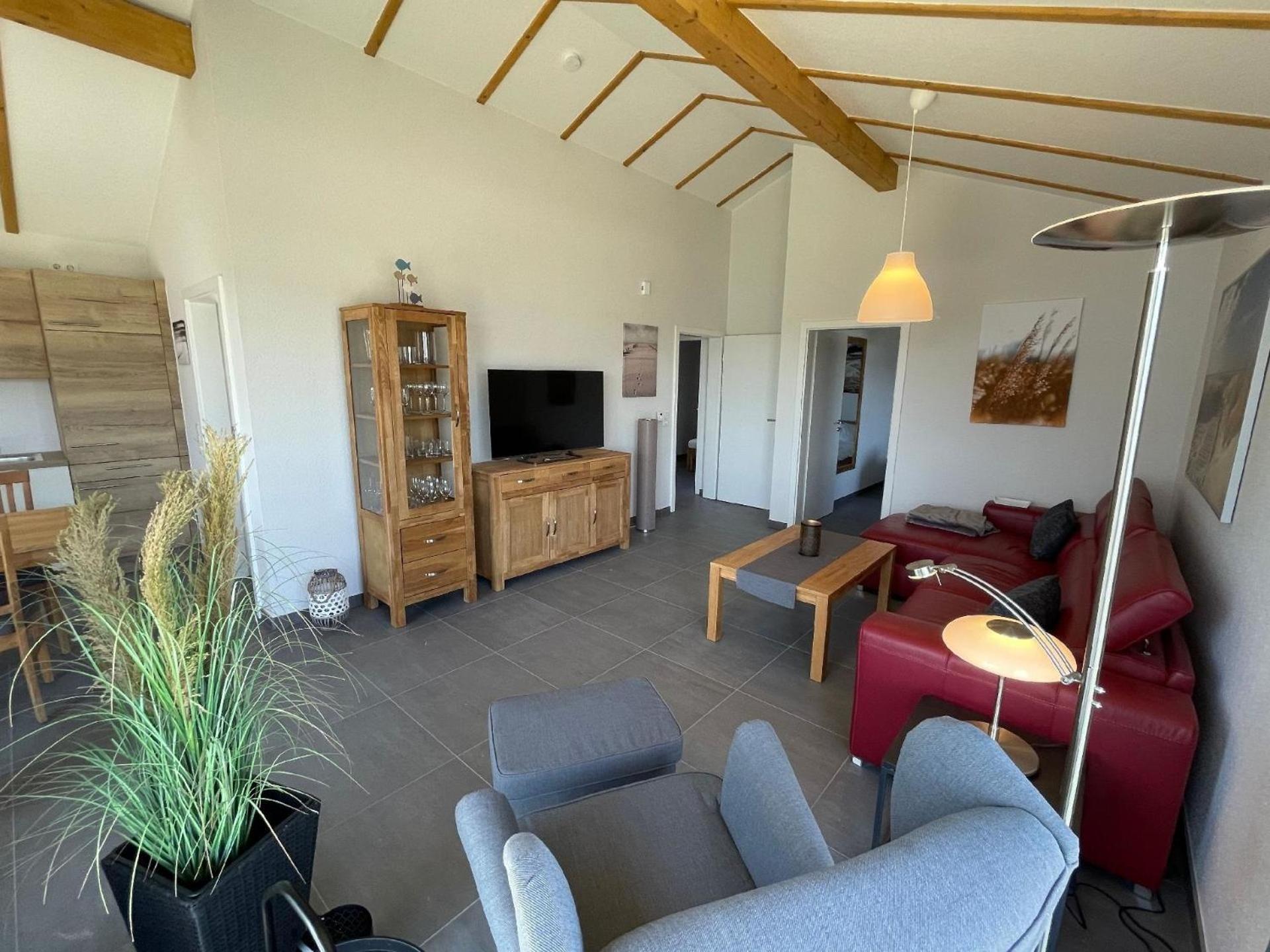 Ferienhaus mit Garten, Strandkorb und Grillkamin