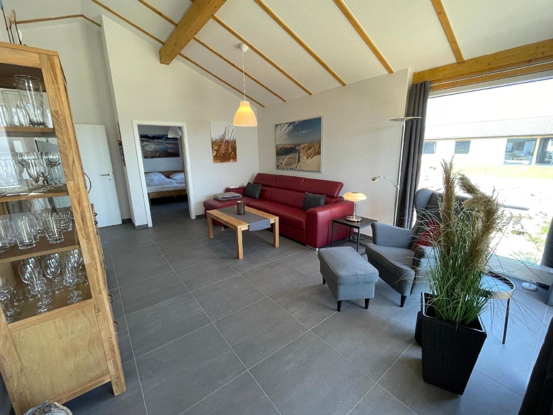 Ferienhaus mit Garten, Strandkorb und Grillkamin