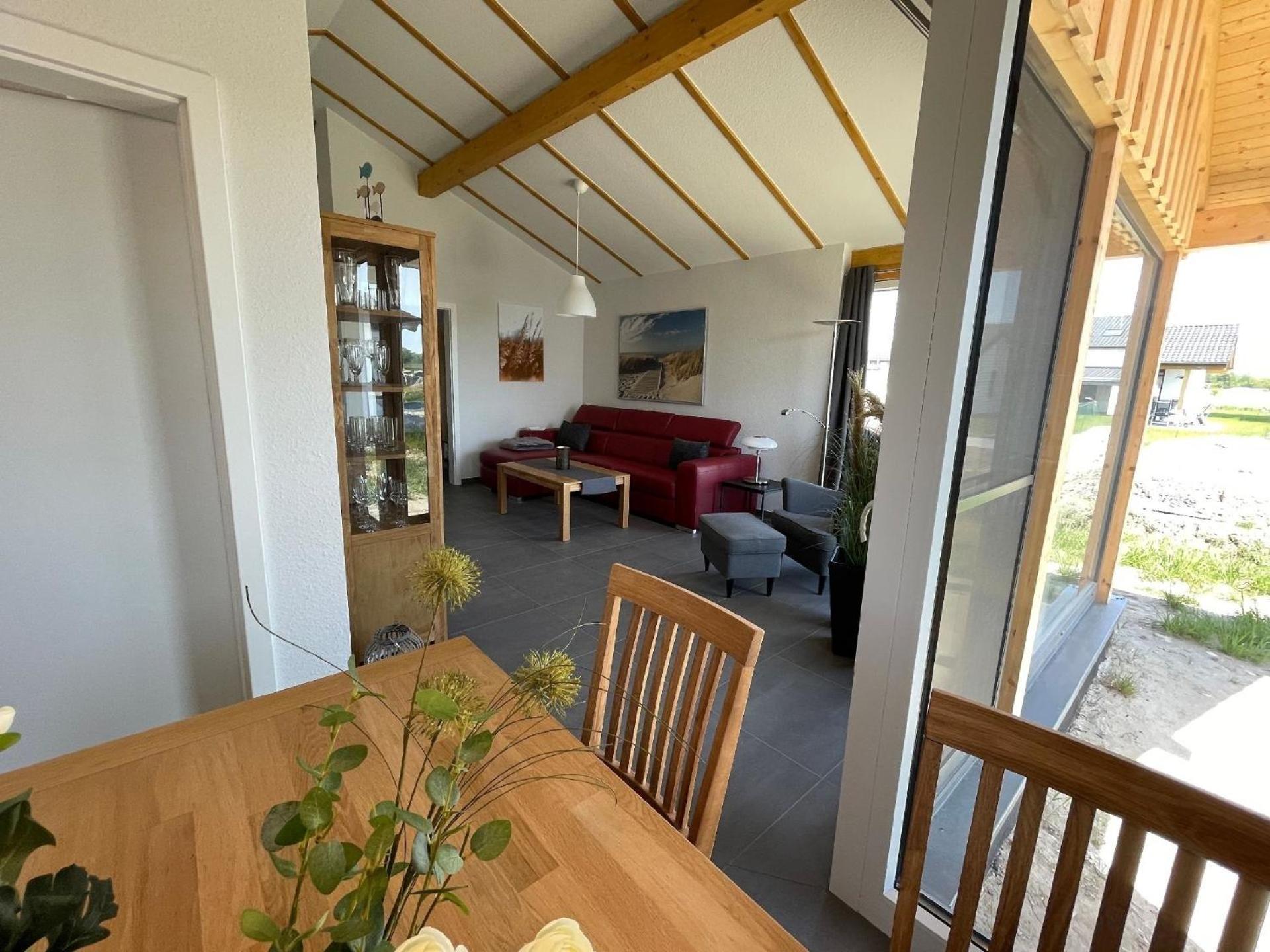 Ferienhaus mit Garten, Strandkorb und Grillkamin