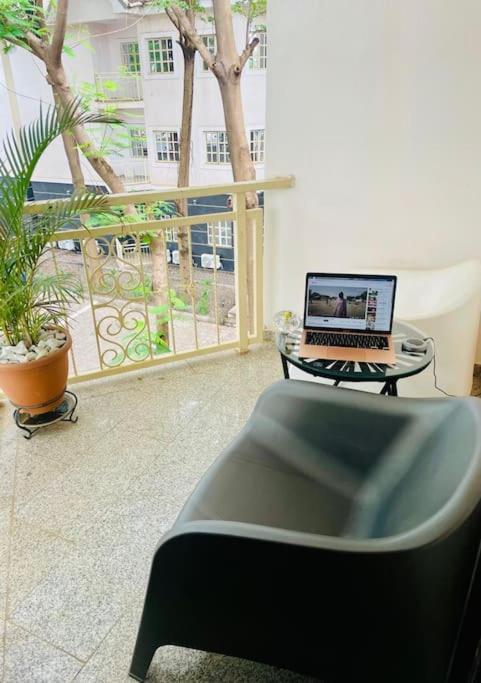 Luxury Oasis 2 - Entire 2 Bedroom Apartment in Abuja with Pool, Gym, WiFi, Balcony, and Garden view 5