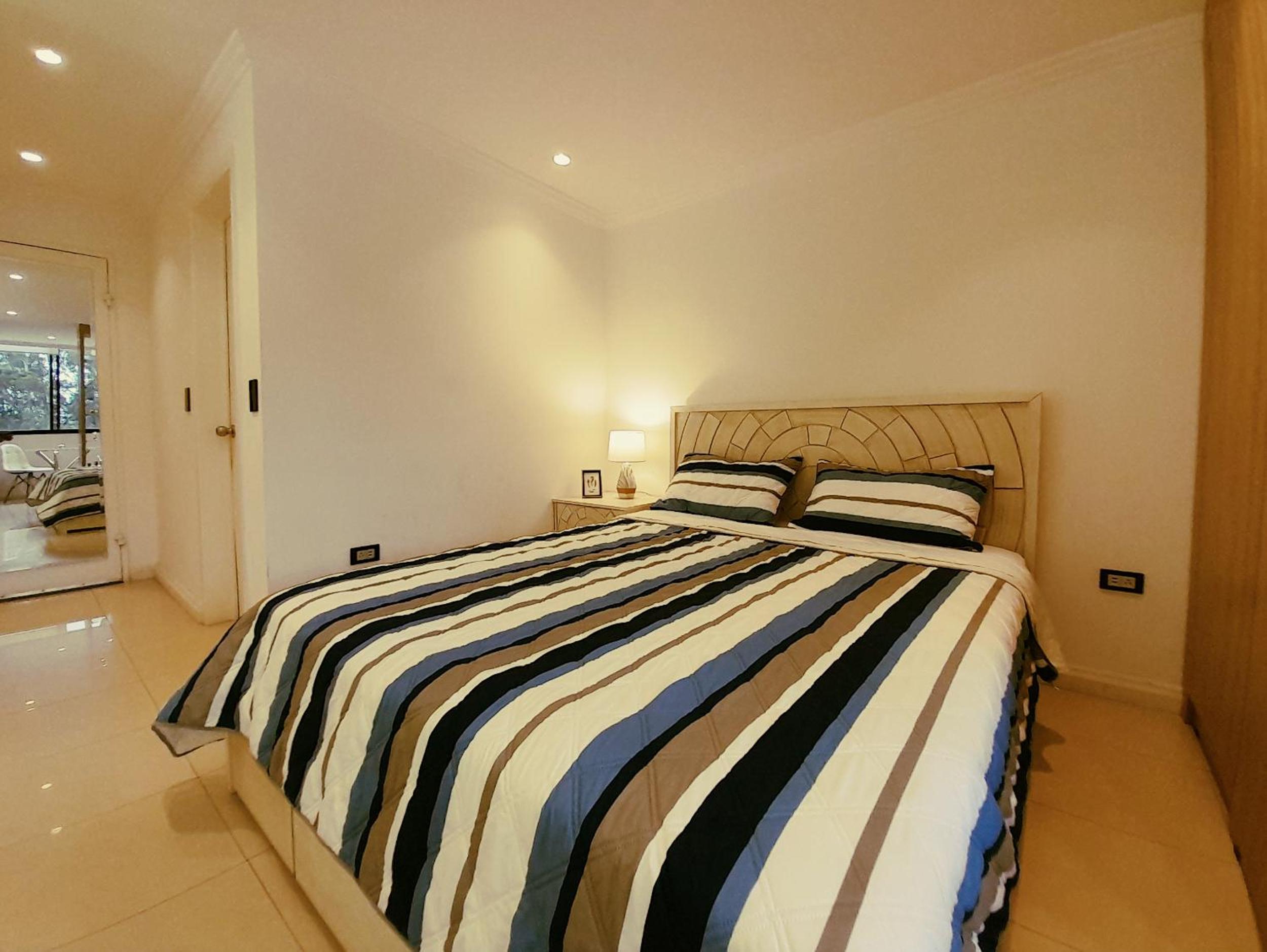 Elegante Suite Privada en Cuenca - Parqueo Incluido
