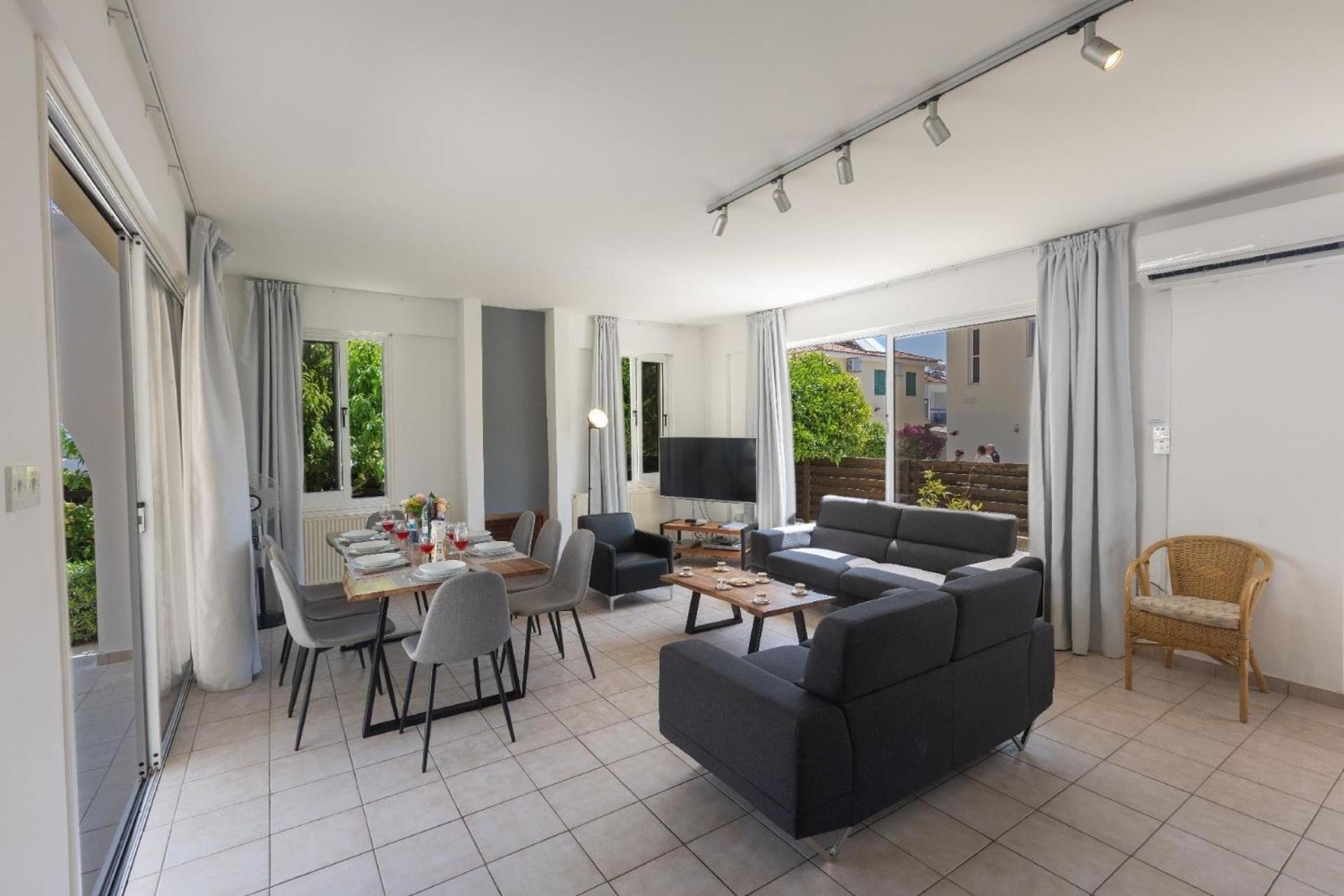 Moderne Ferienvilla für 11 Personen