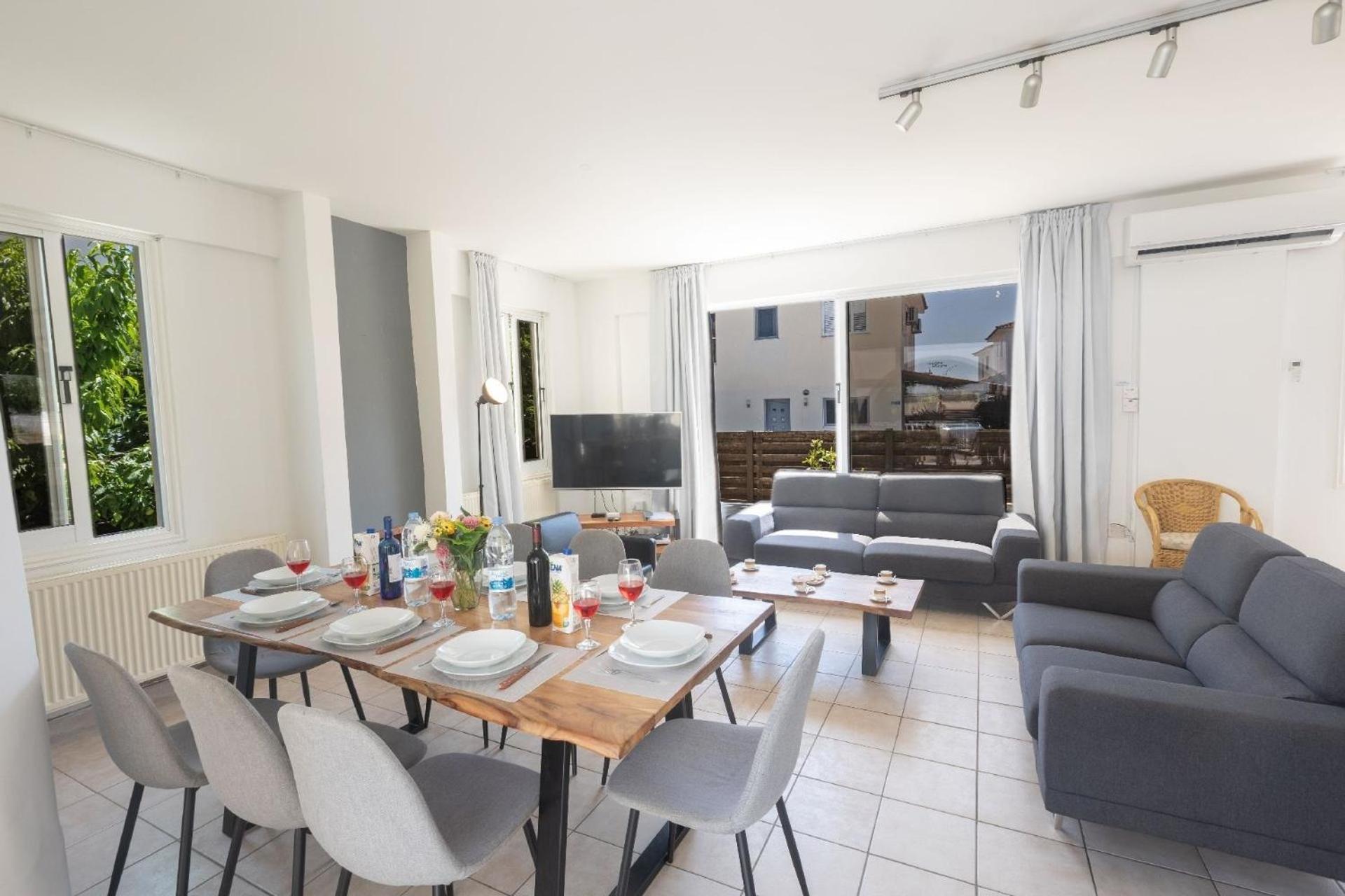 Moderne Ferienvilla für 11 Personen
