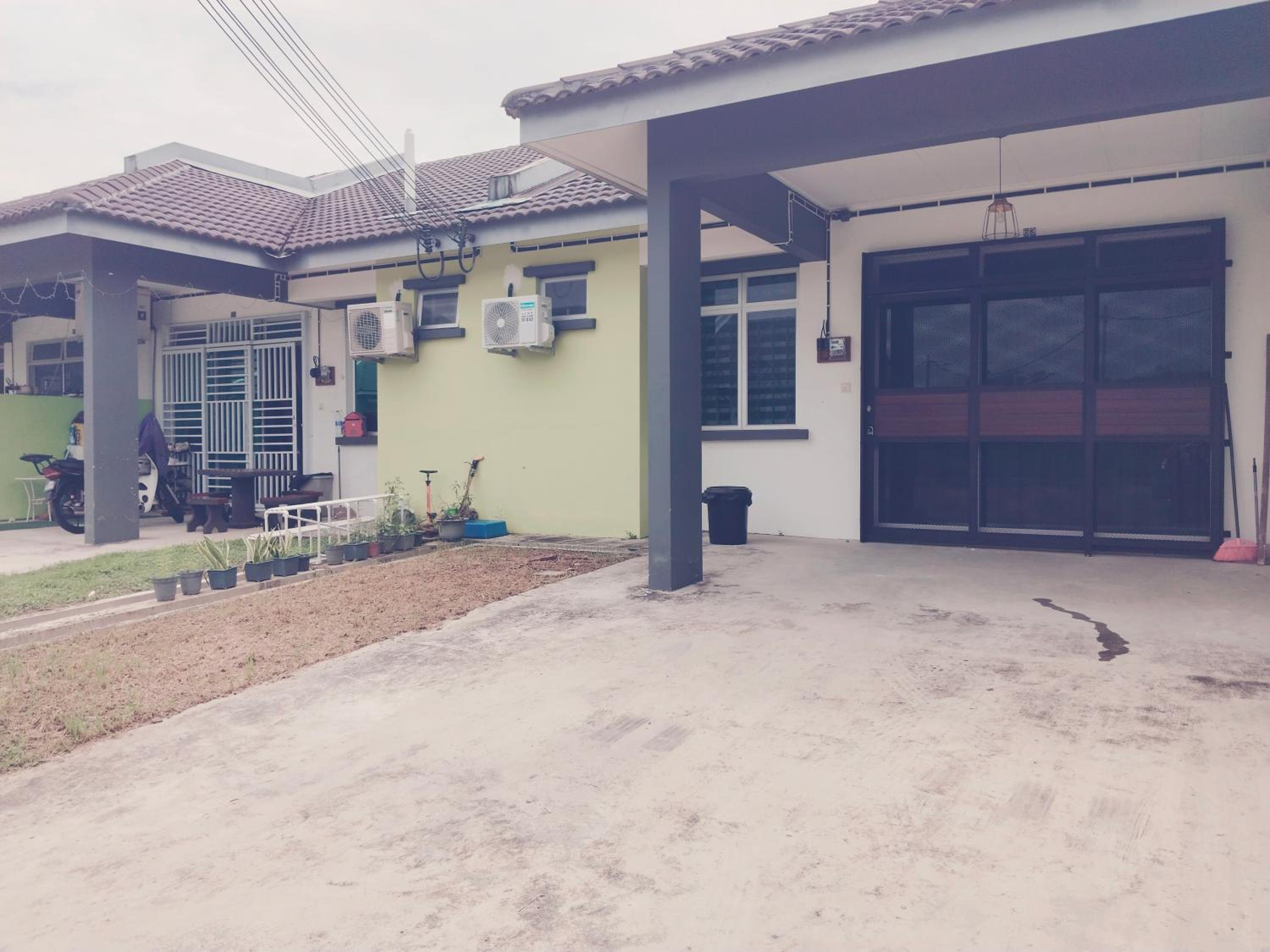 Carnation Homestay Kota Tinggi