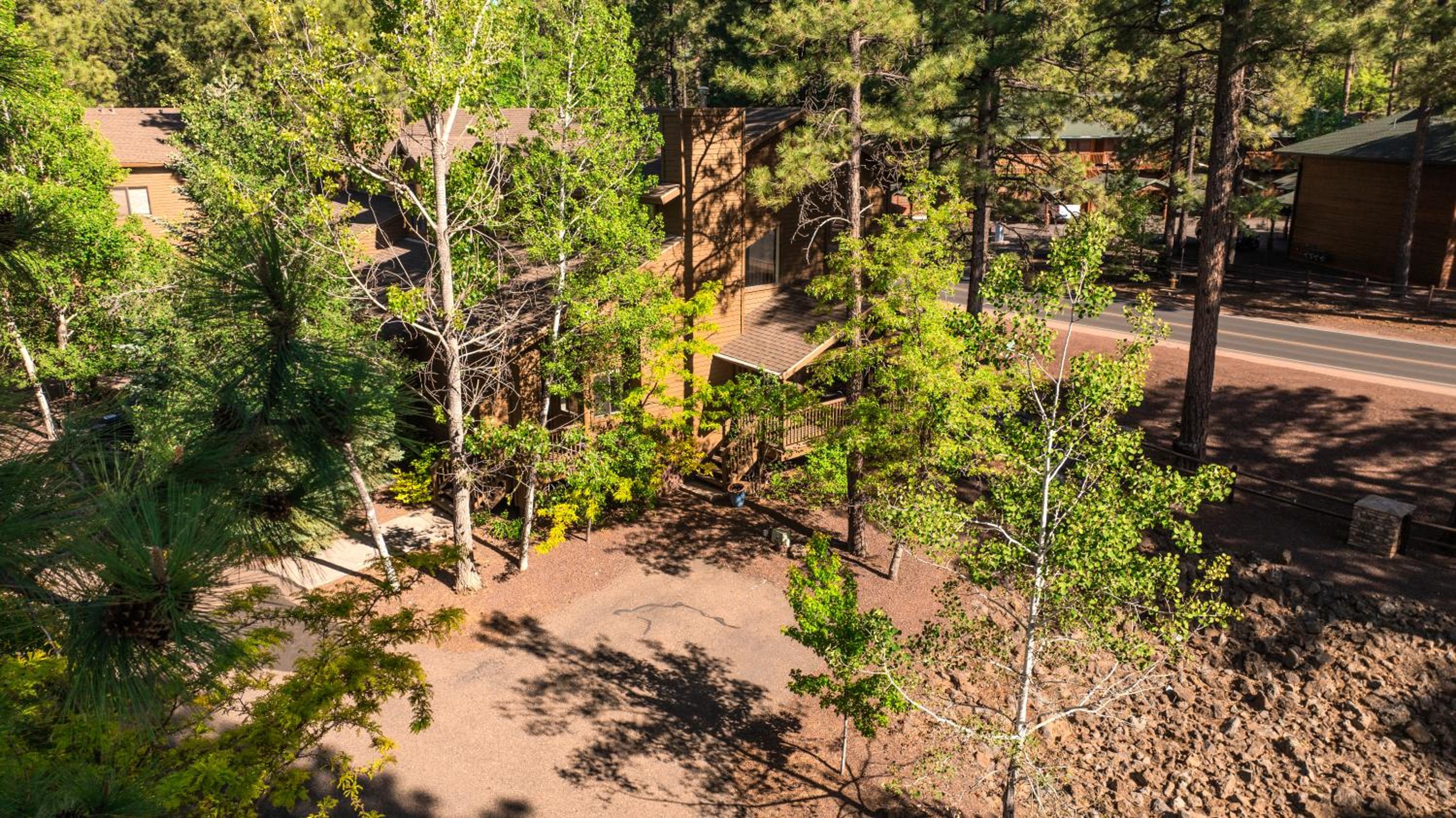Luxury Townhome near NATIONAL FOREST TRAILS, close to golf, ski view 5