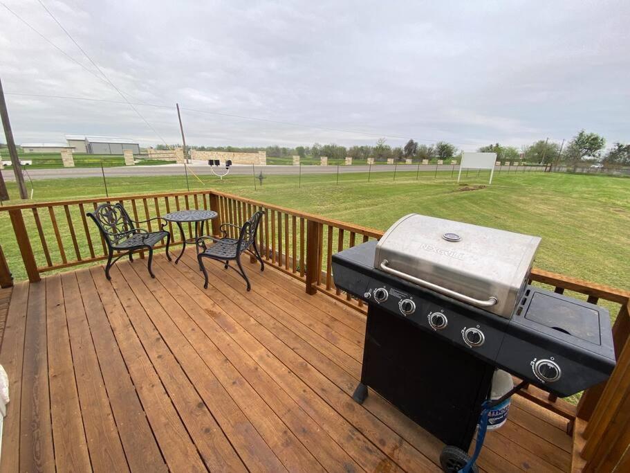 Tiny Cabin Country Escape - Pets Stay Free! view 3