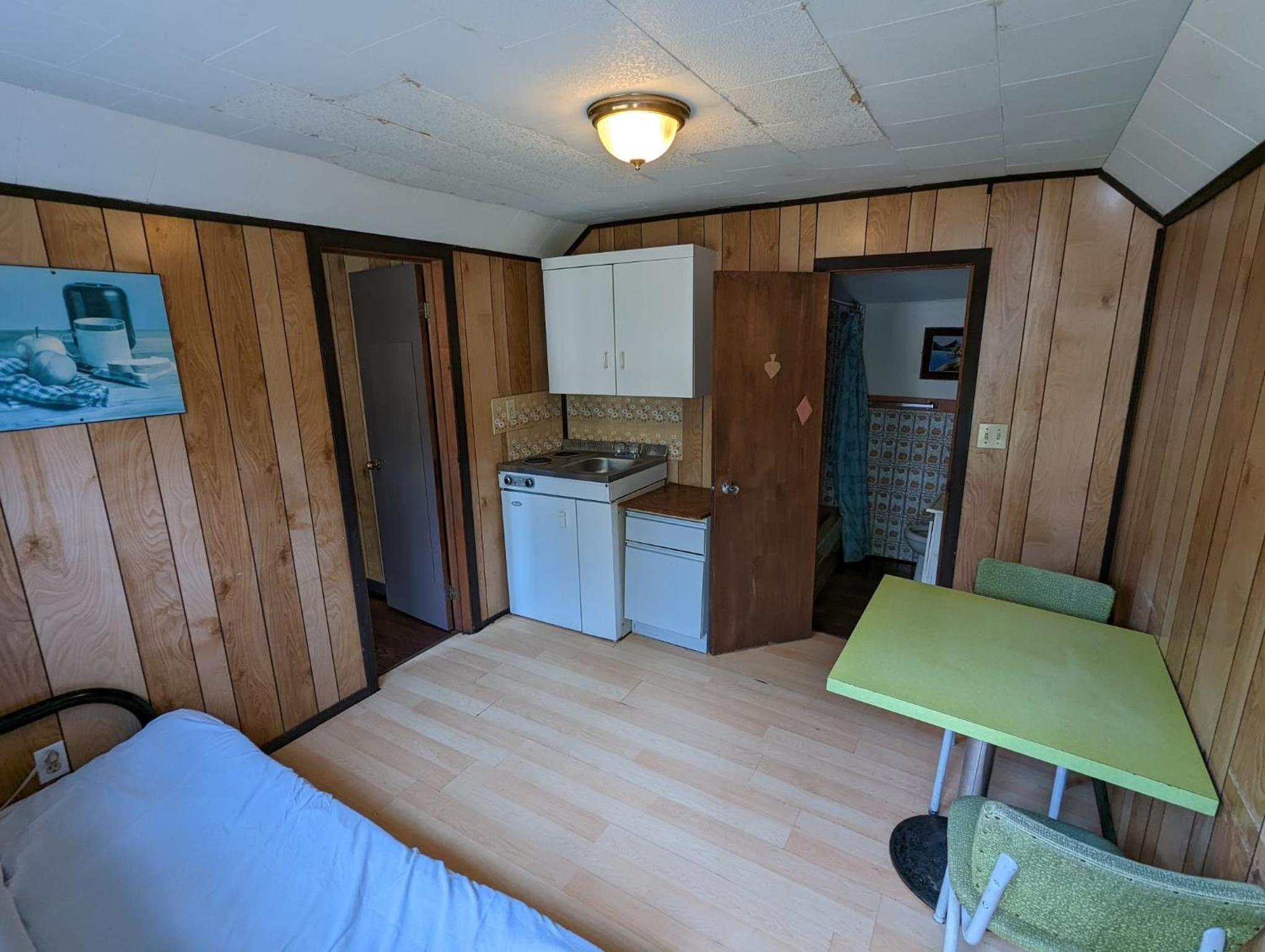 Tiny Wood Cottage 11
