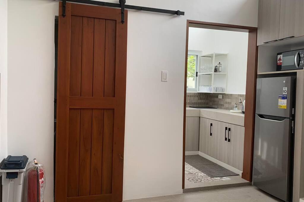 Romantic Cabin Retreat with Garden View and Free Parking view 4
