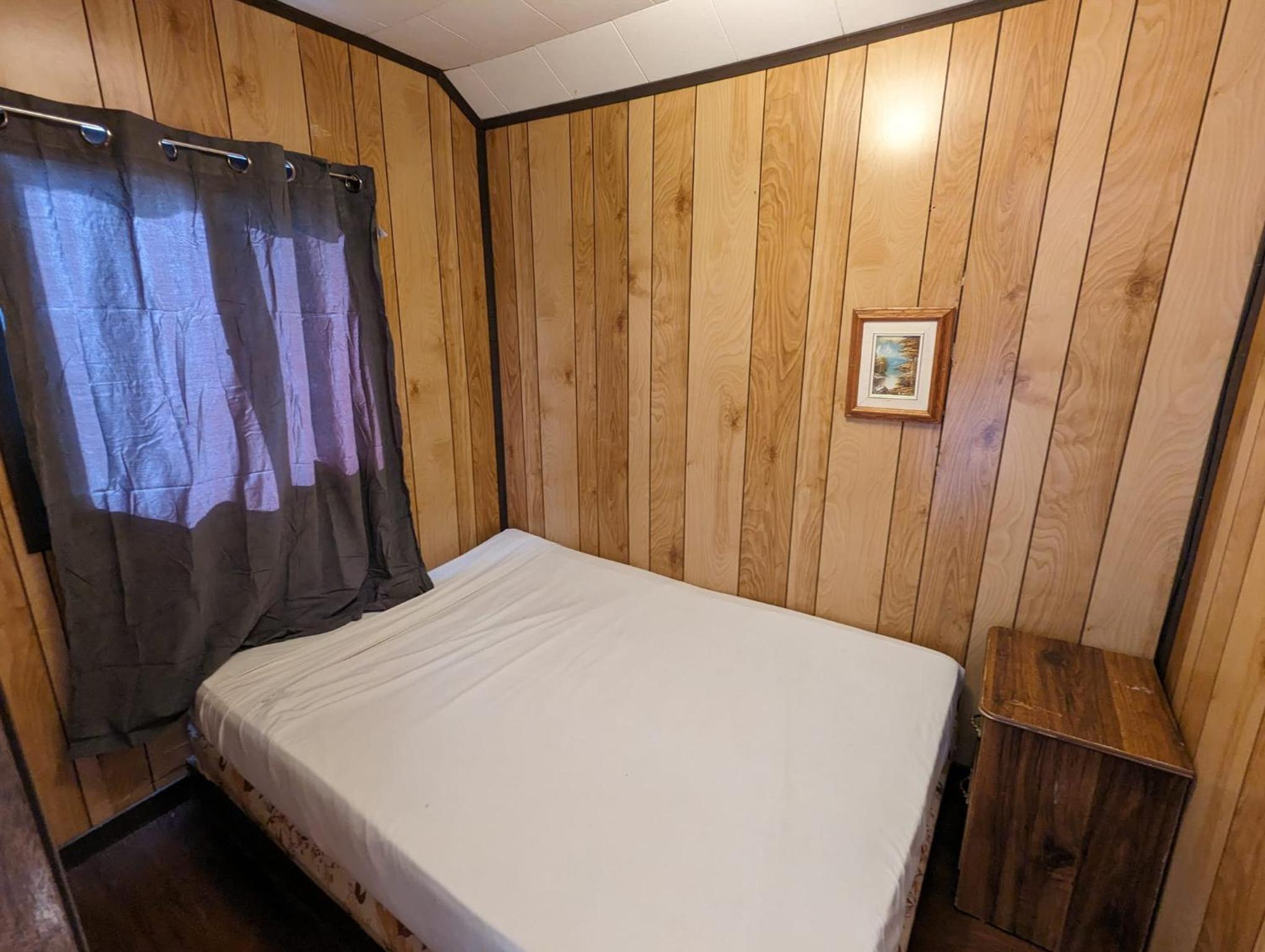 Tiny Wood Cottage 14