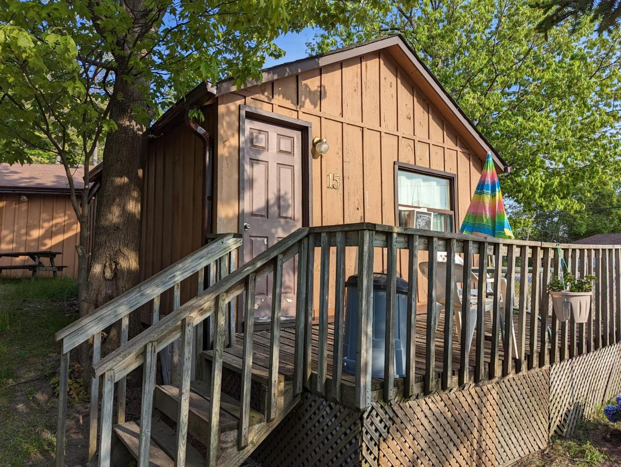 Tiny Wood Cottage 15