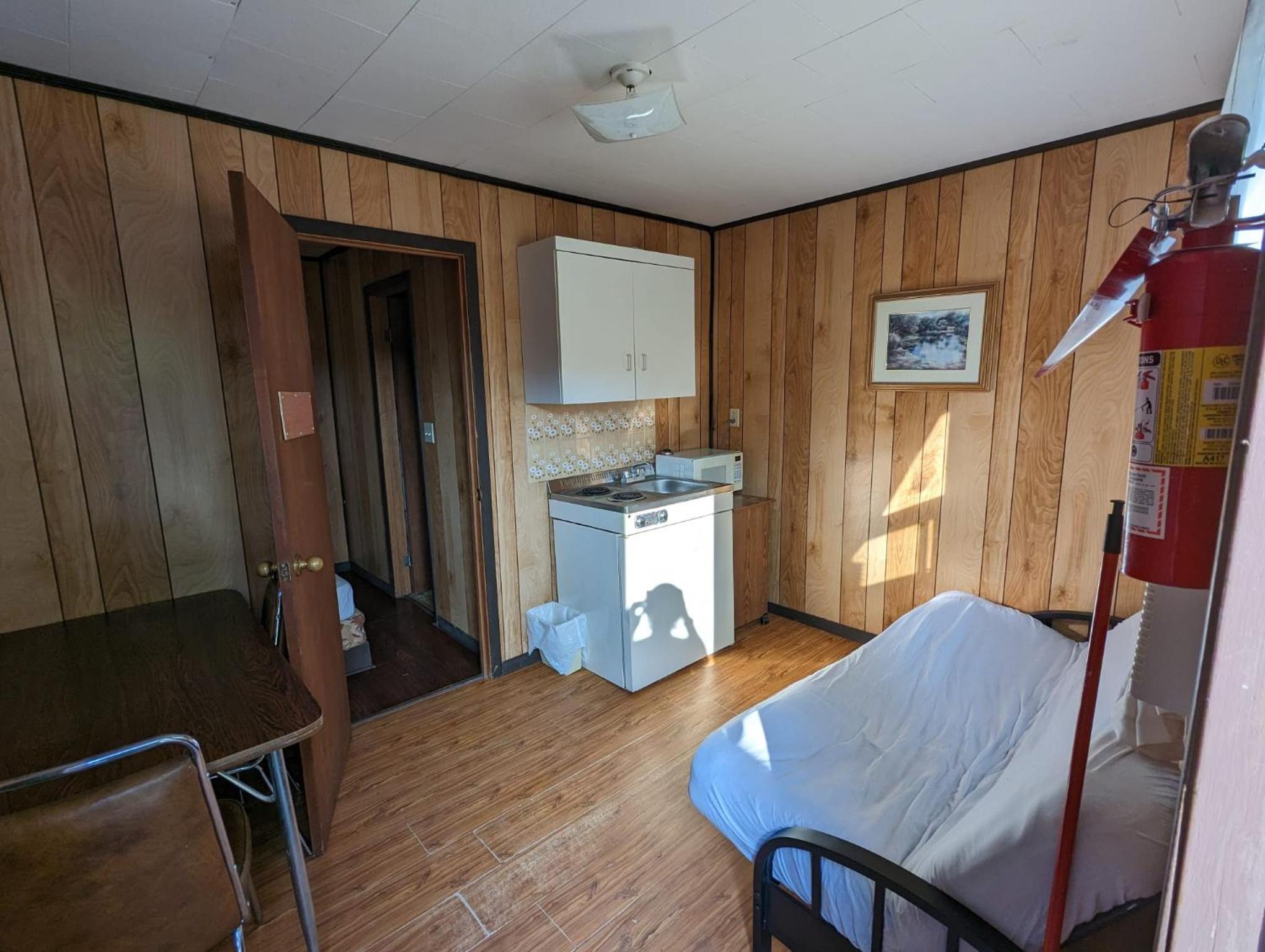 Tiny Wood Cottage 16