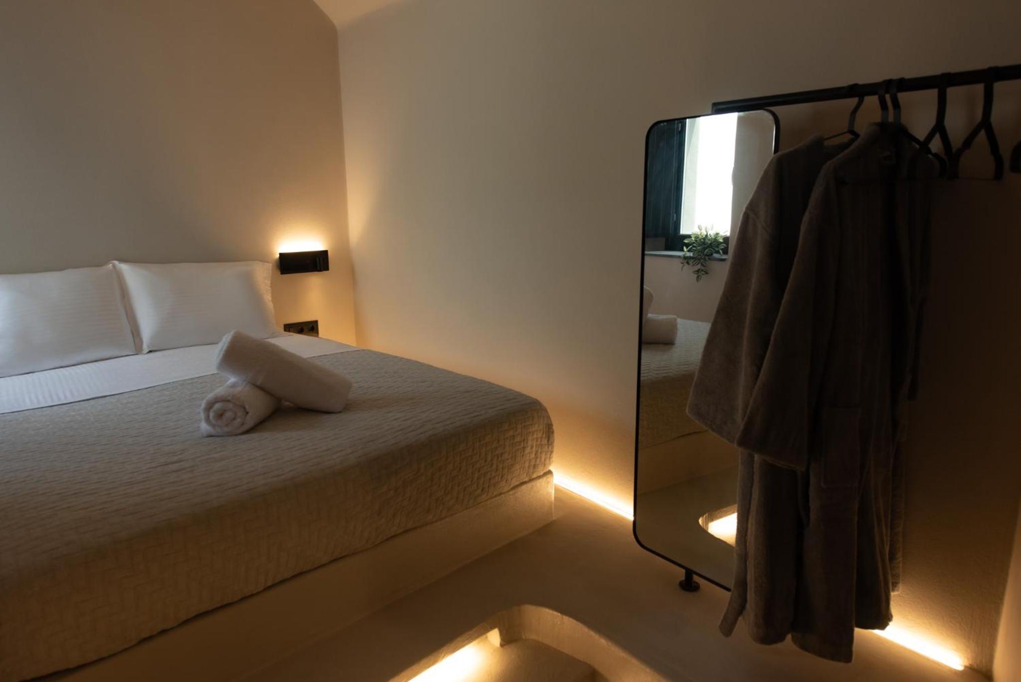 Noir Cave Villa with private Jacuzzi and Sunset Terrace photo 4
