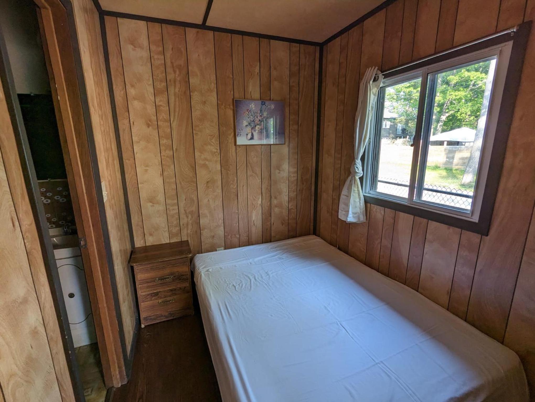 Tiny Wood Cottage 17