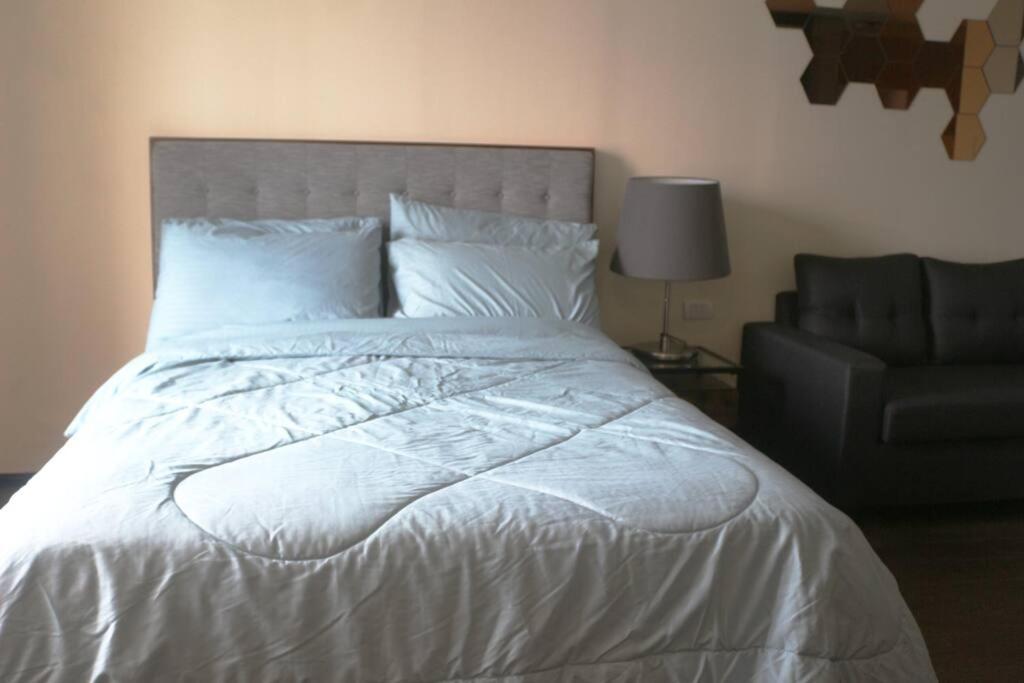 Elegant Studio near OKADA & MOA Jade view 3
