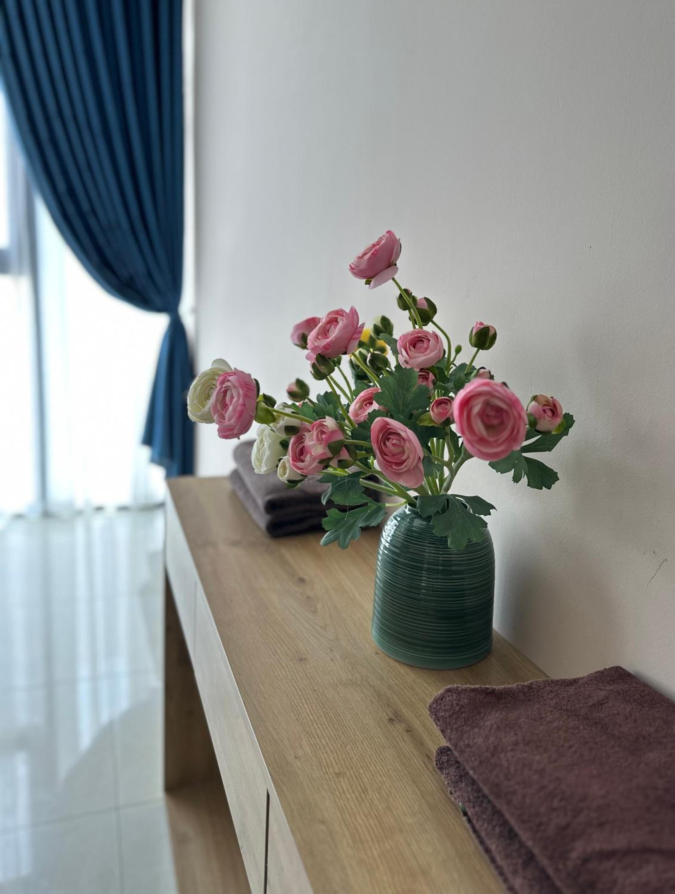 Add 17Gia Ngu 4rd floor City view elevator available