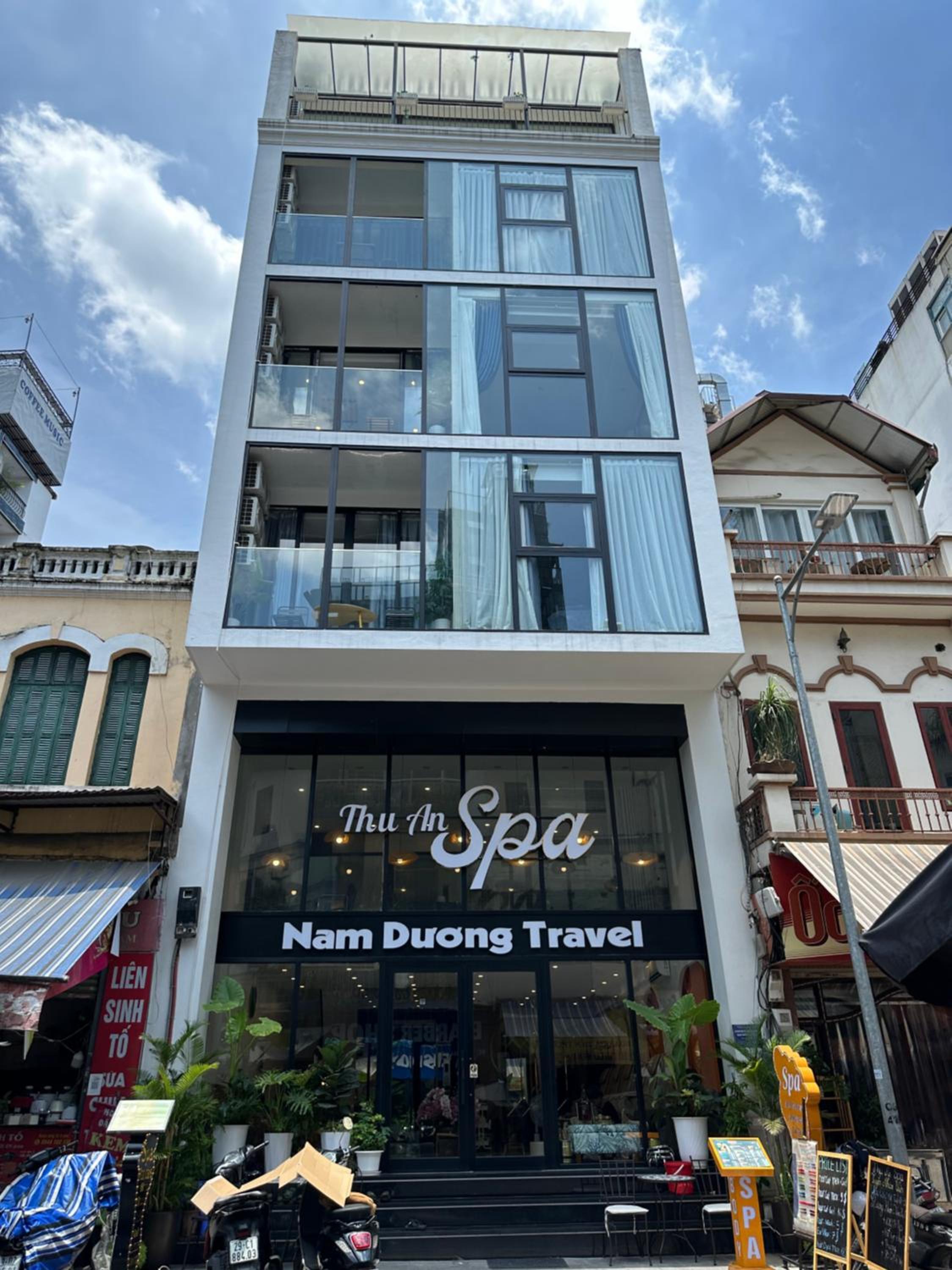 Add 17Gia Ngu 4rd floor City view elevator available