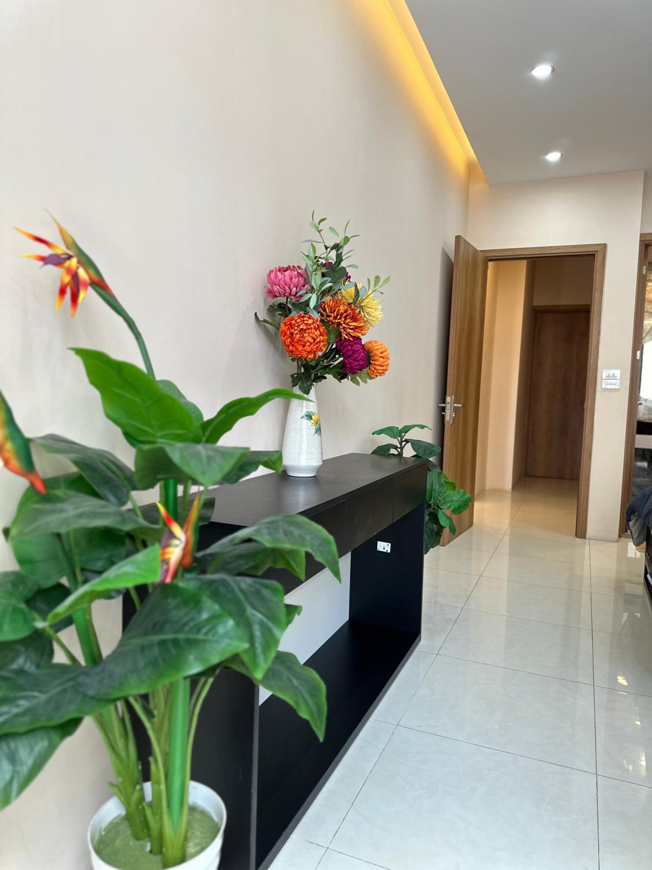 Add 17Gia Ngu 4rd floor City view elevator available