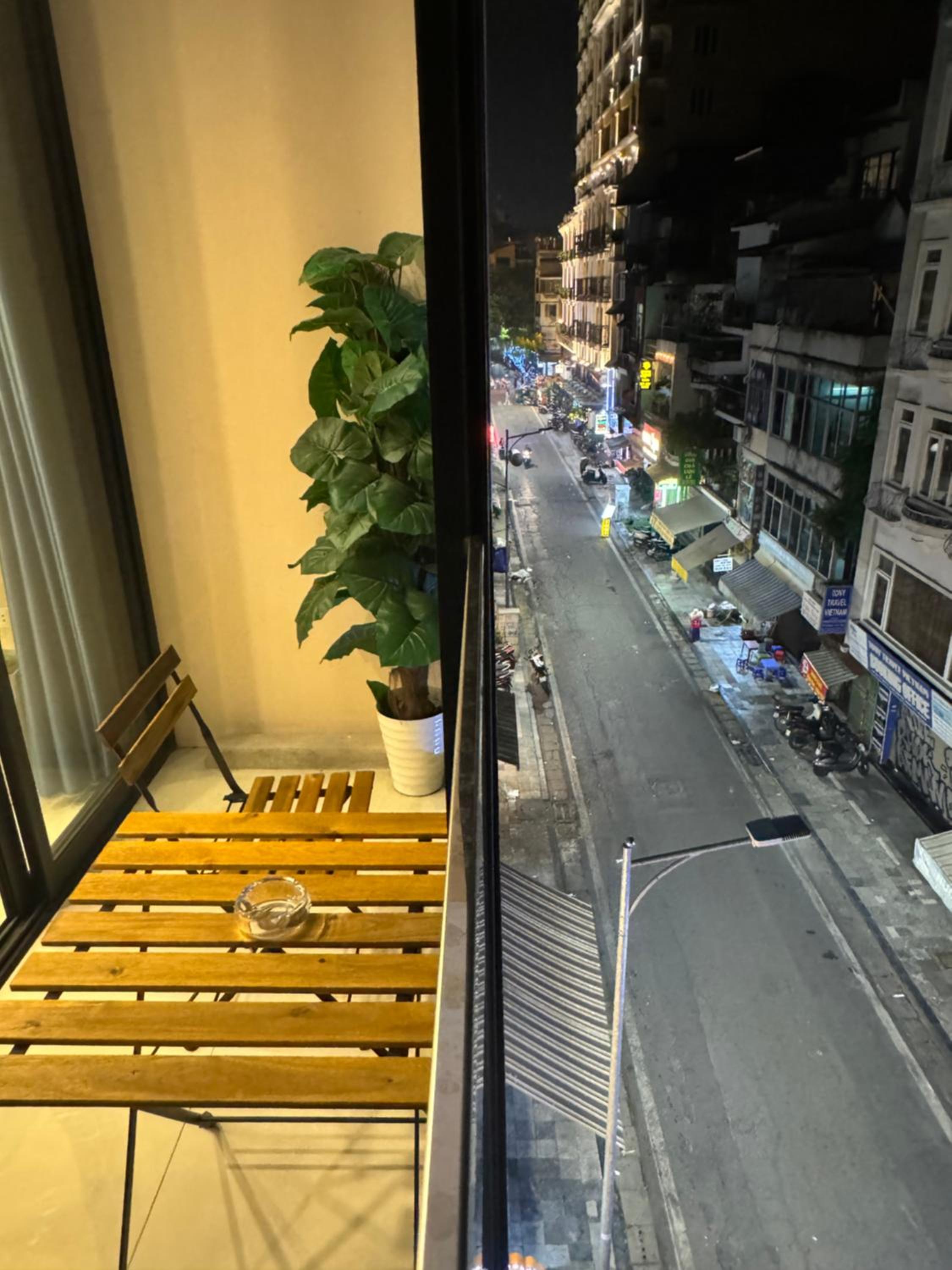 Add 17Gia Ngu 4rd floor City view elevator available