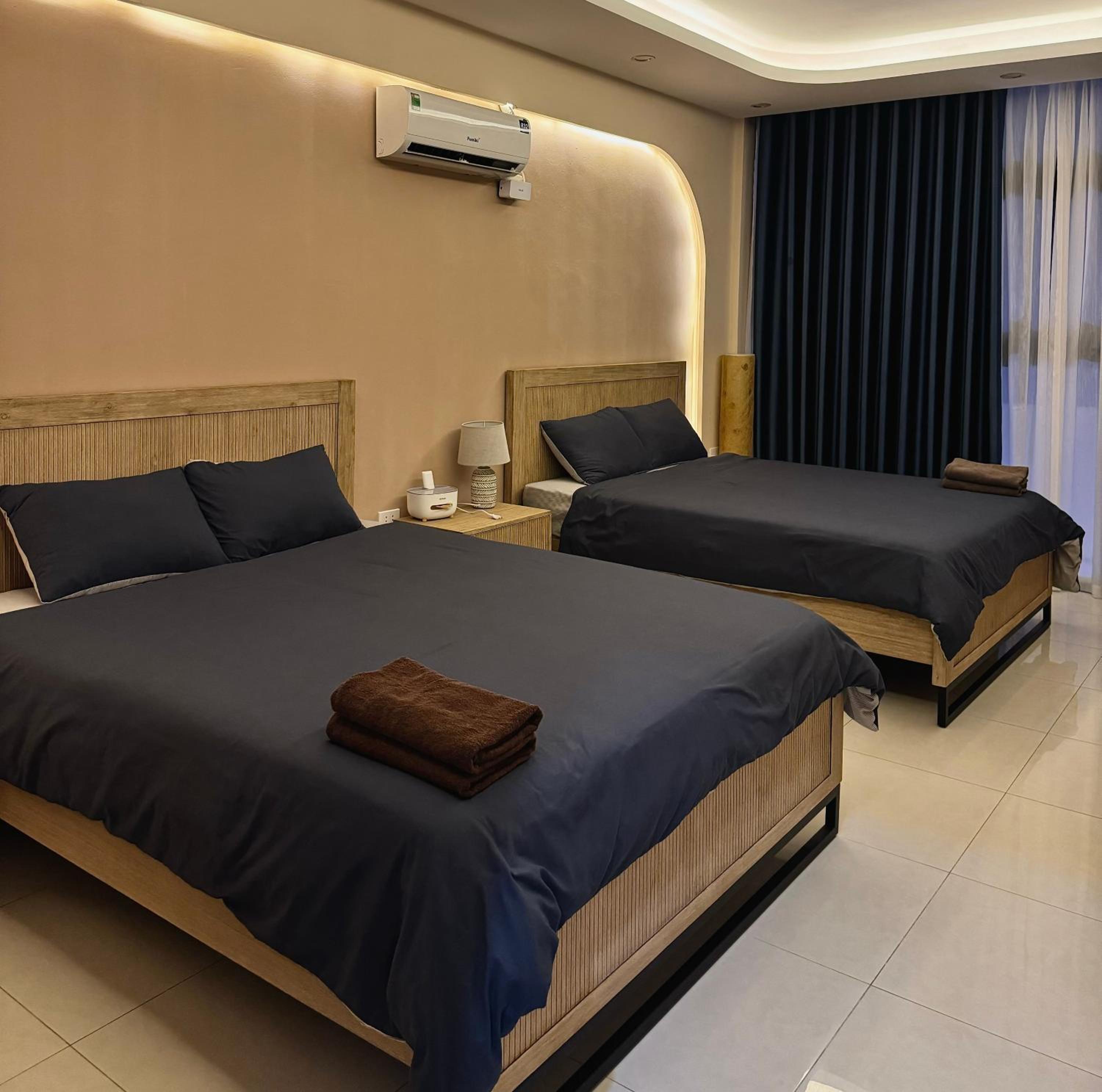 Add 17Gia Ngu 4rd floor City view elevator available