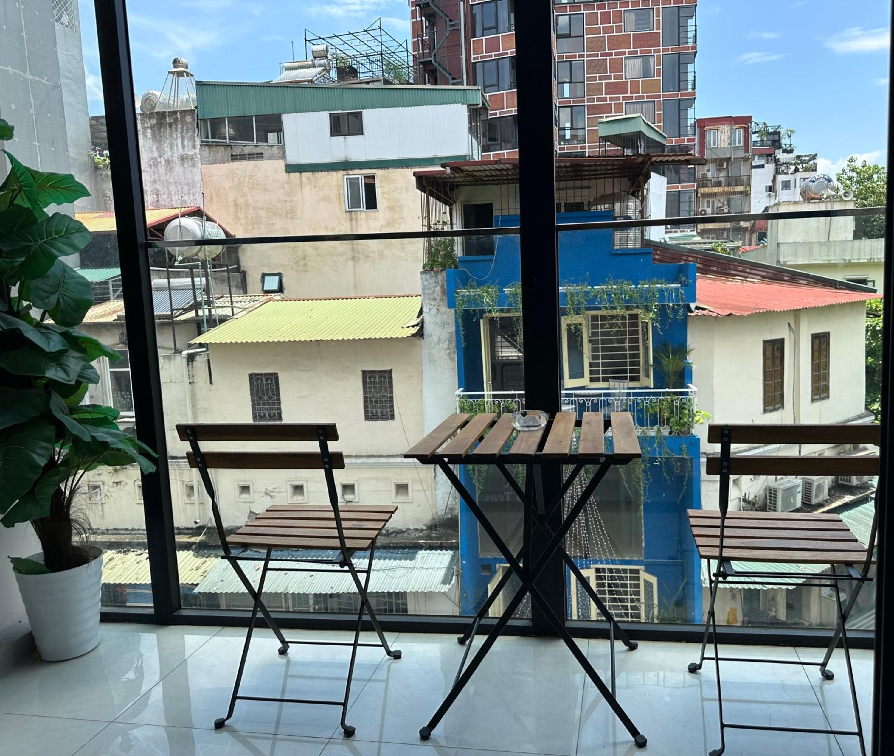 Add 17Gia Ngu 4rd floor City view elevator available