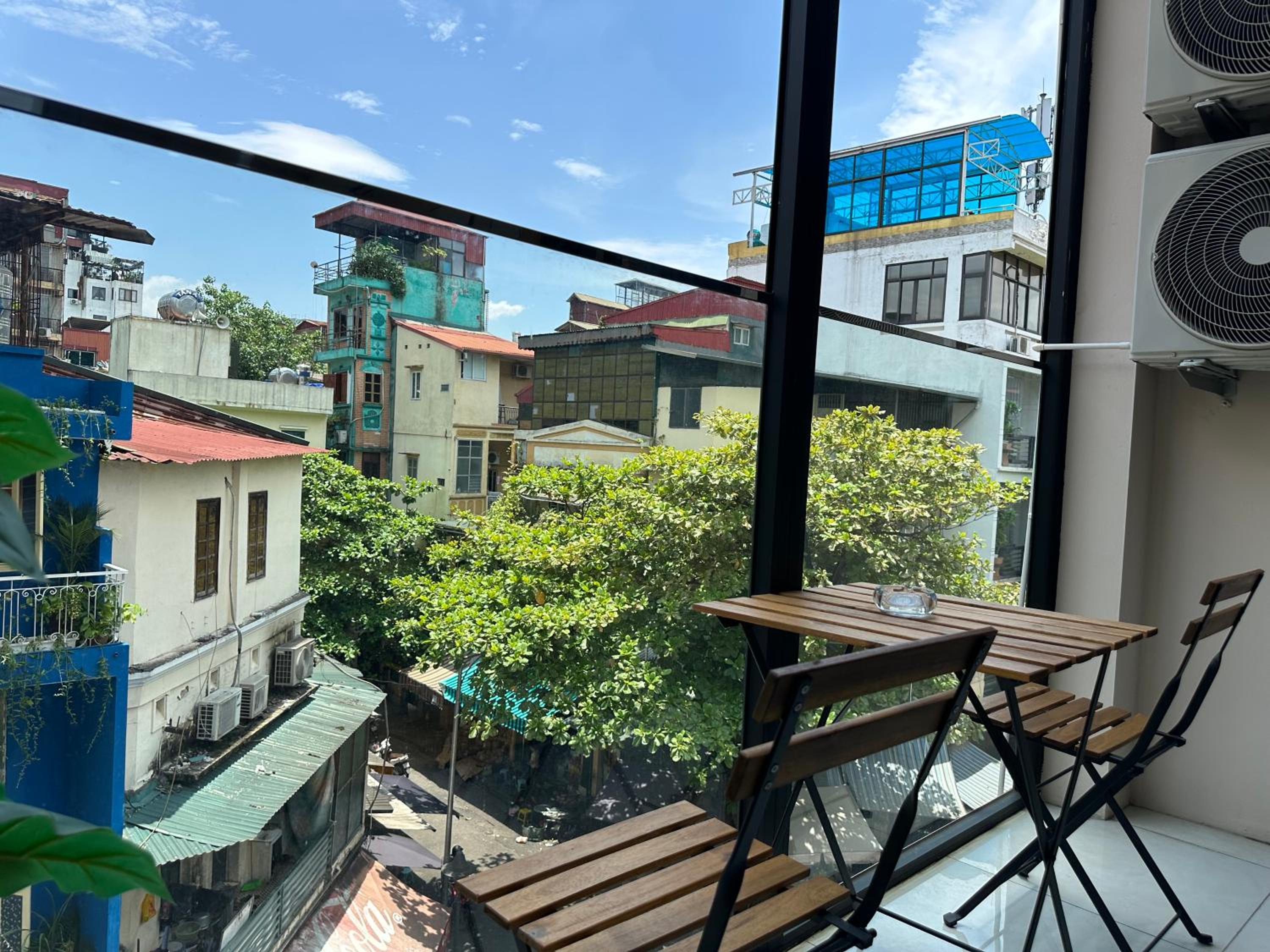 Add 17Gia Ngu 4rd floor City view elevator available