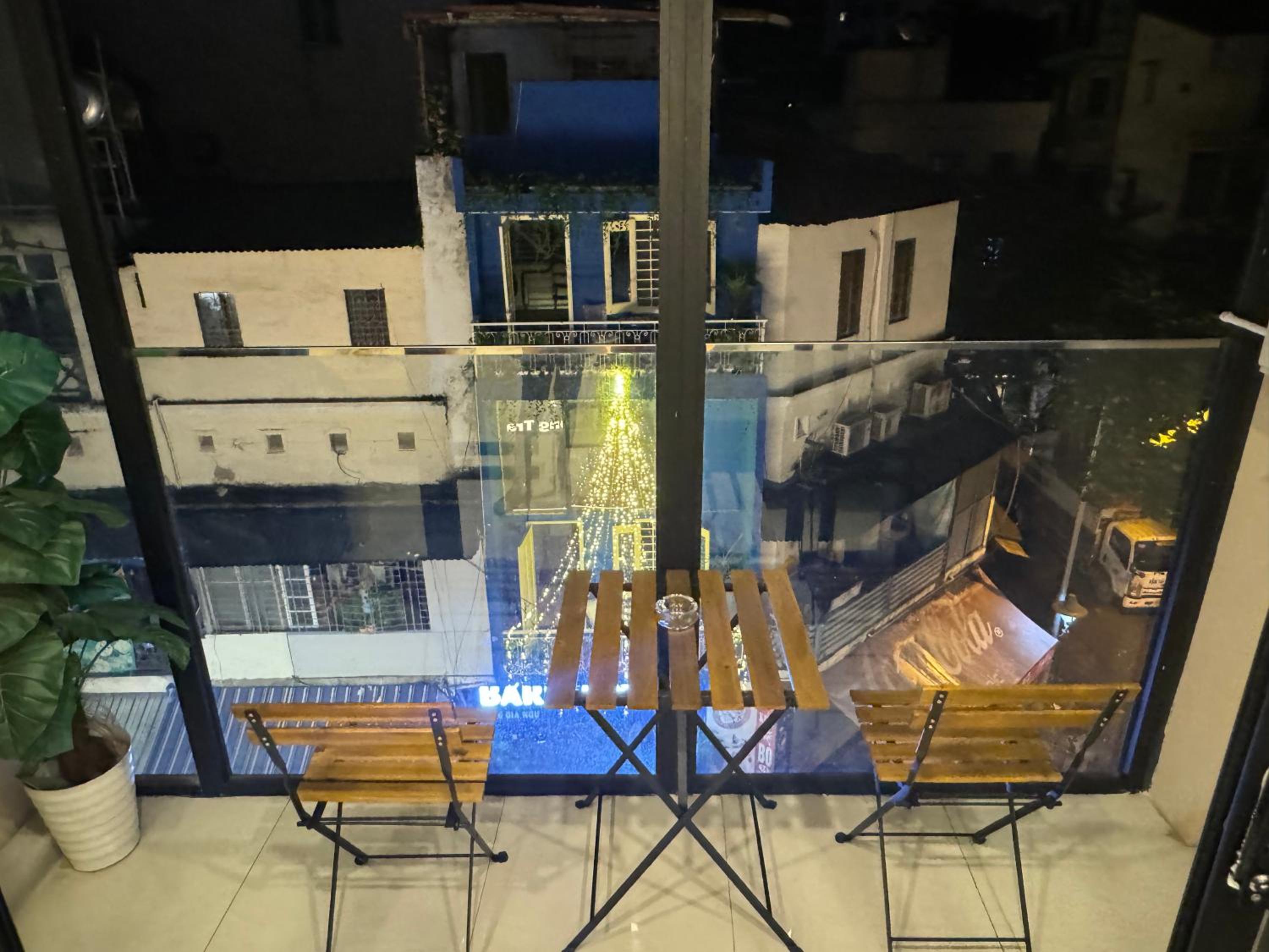 Add 17Gia Ngu 4rd floor City view elevator available