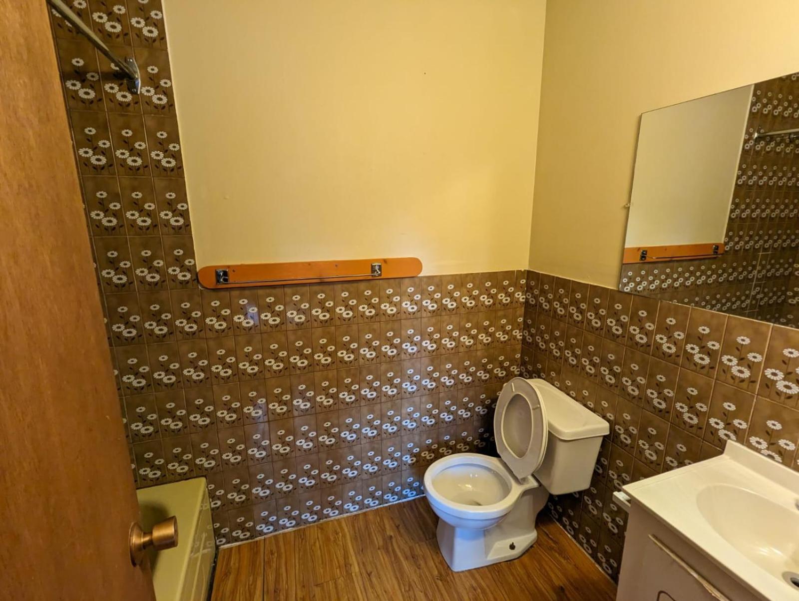 Tiny Wood Cottage 18