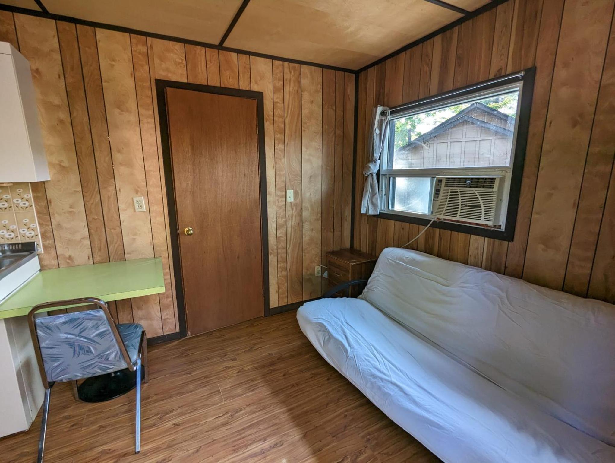 Tiny Wood Cottage 18
