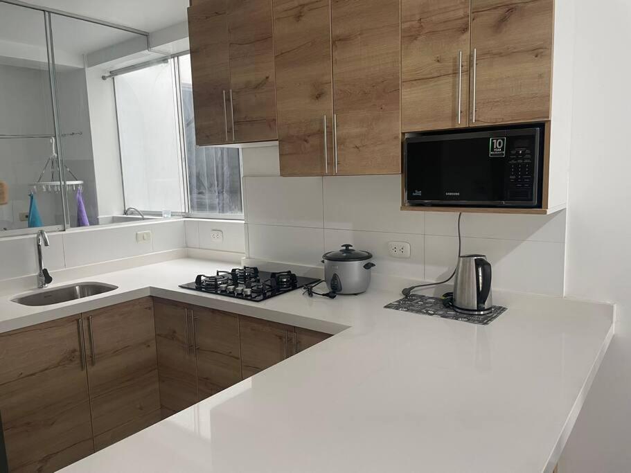 Apartamento cerca al Real Plaza view 2