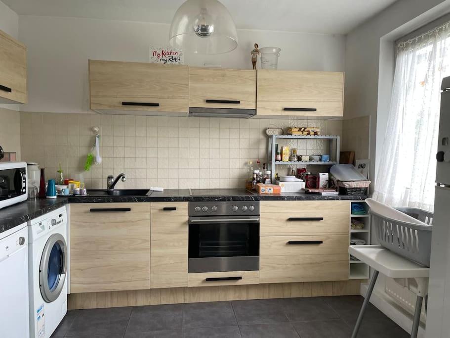 Luminous apartment in Kehl near Strasbourg, conveniently located next to a tram stop with direct access to Strasbourg city centre