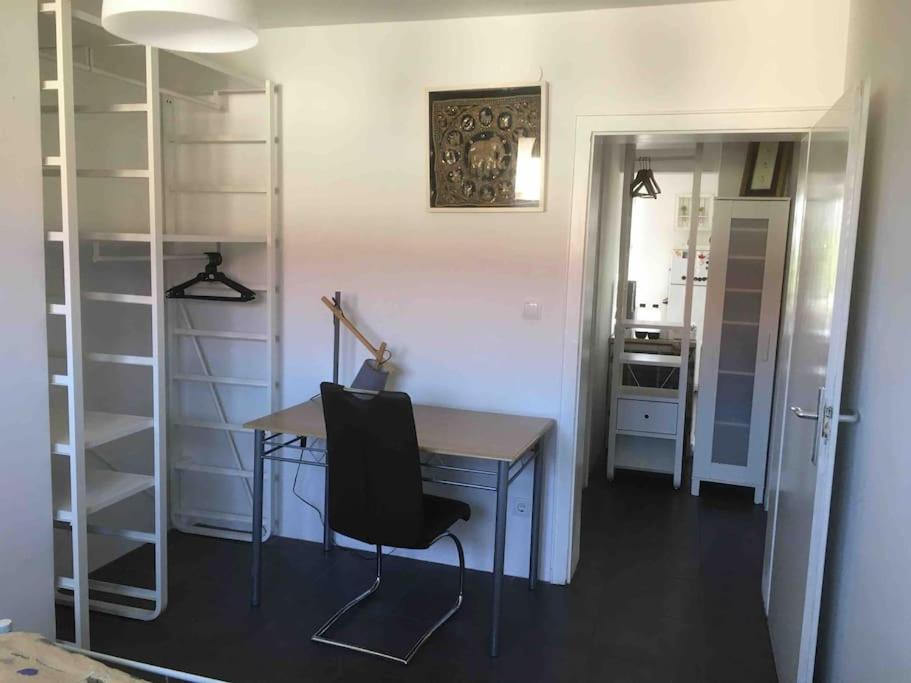 Luminous apartment in Kehl near Strasbourg, conveniently located next to a tram stop with direct access to Strasbourg city centre