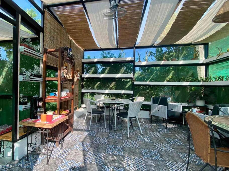 Cozy Suite with Private Bathtub, Kitchen & Parking