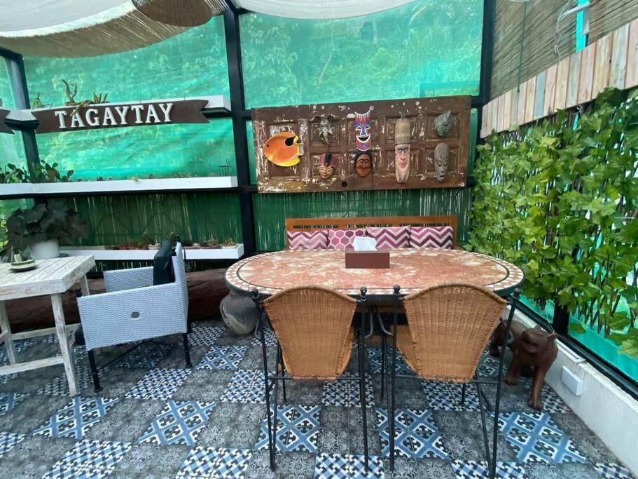Cozy Suite with Private Bathtub, Kitchen & Parking