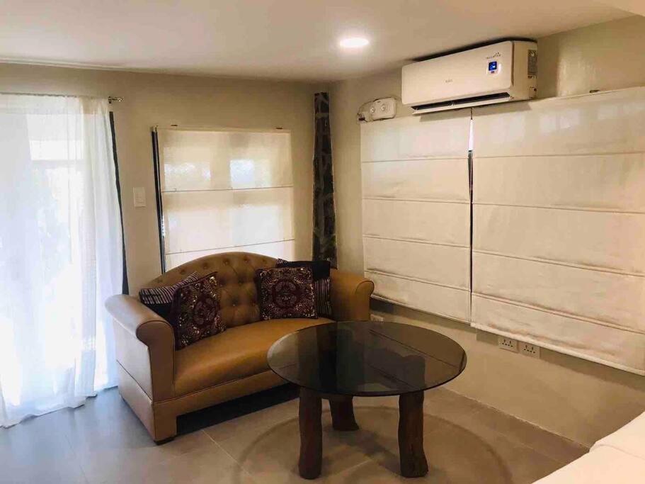 Cozy Suite with Private Bathtub, Kitchen & Parking
