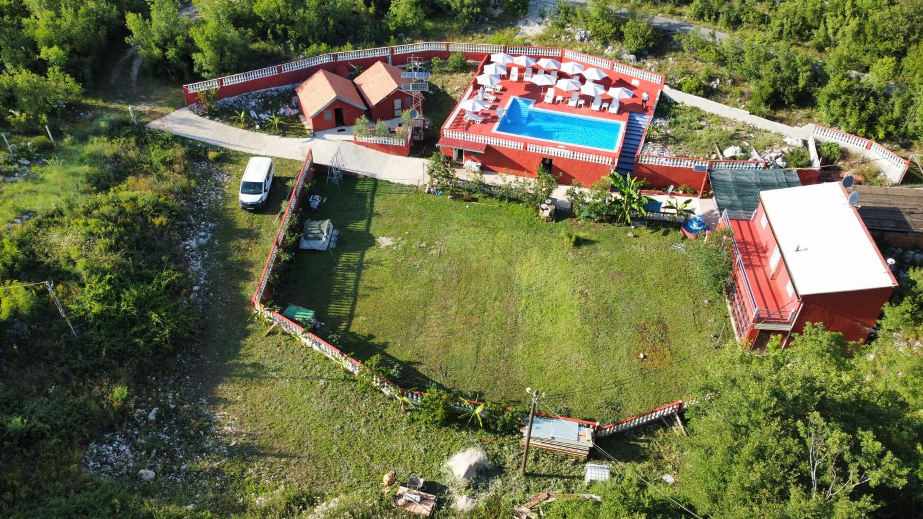 Red apartman 4