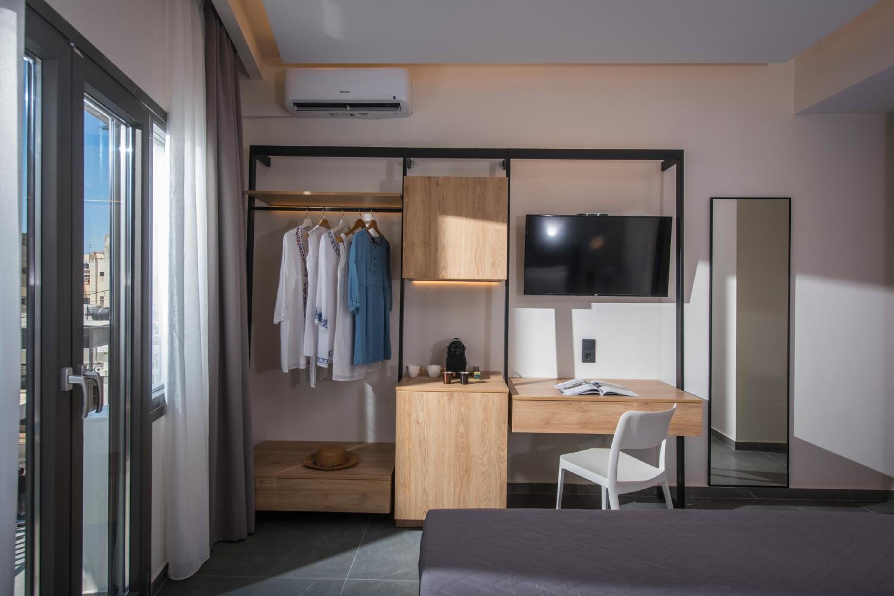 King's Blue , Superior Living photo 3