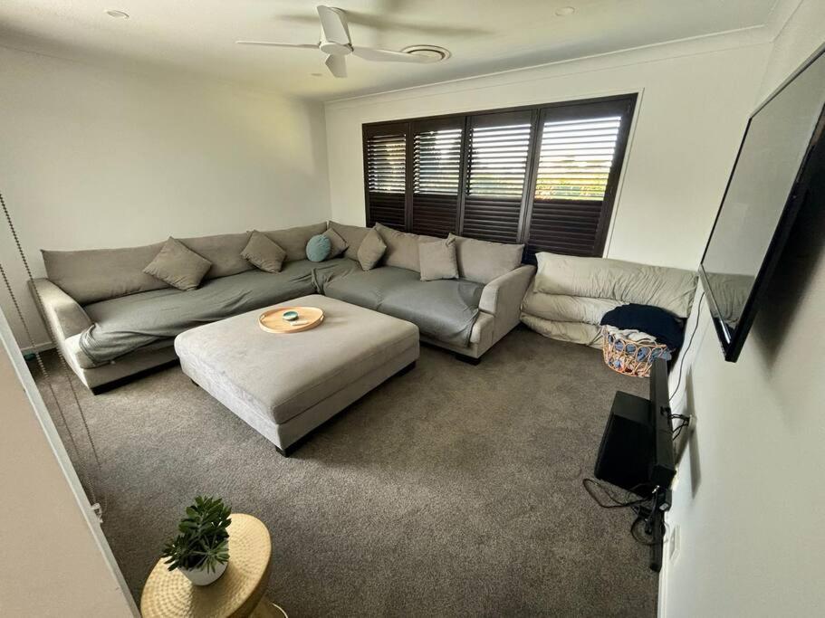 3 Bed Modern Home, Spacious Oasis & Pool