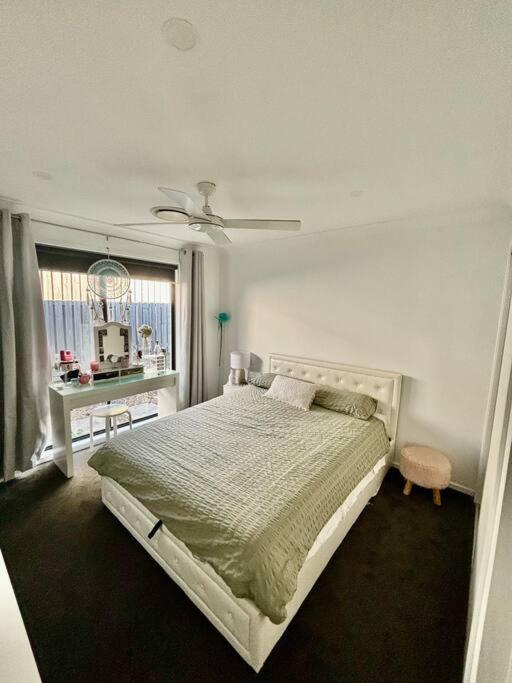 3 Bed Modern Home, Spacious Oasis & Pool