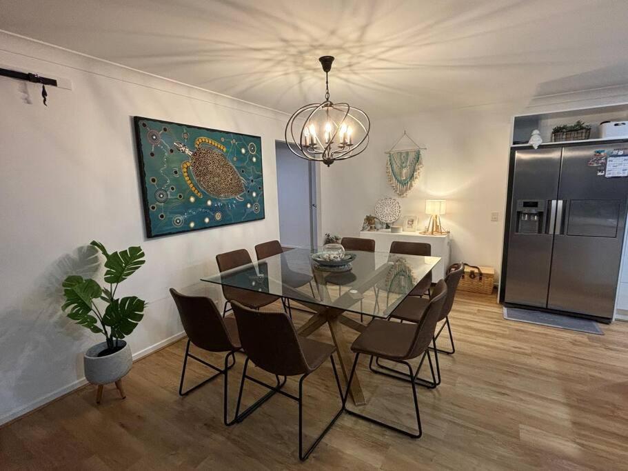 3 Bed Modern Home, Spacious Oasis & Pool
