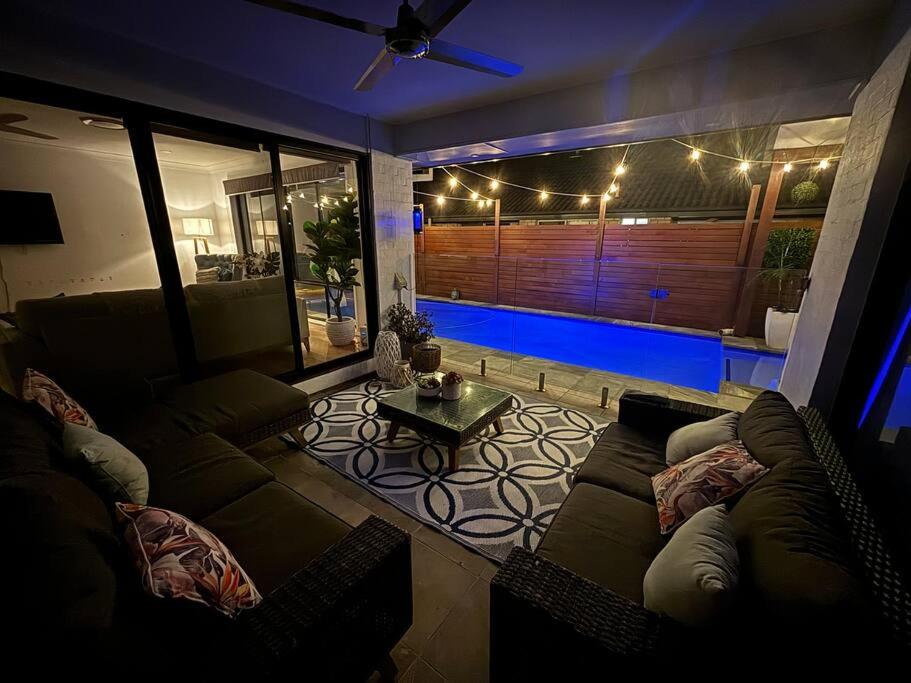 3 Bed Modern Home, Spacious Oasis & Pool
