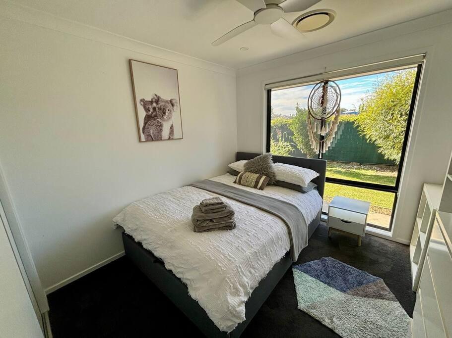 3 Bed Modern Home, Spacious Oasis & Pool