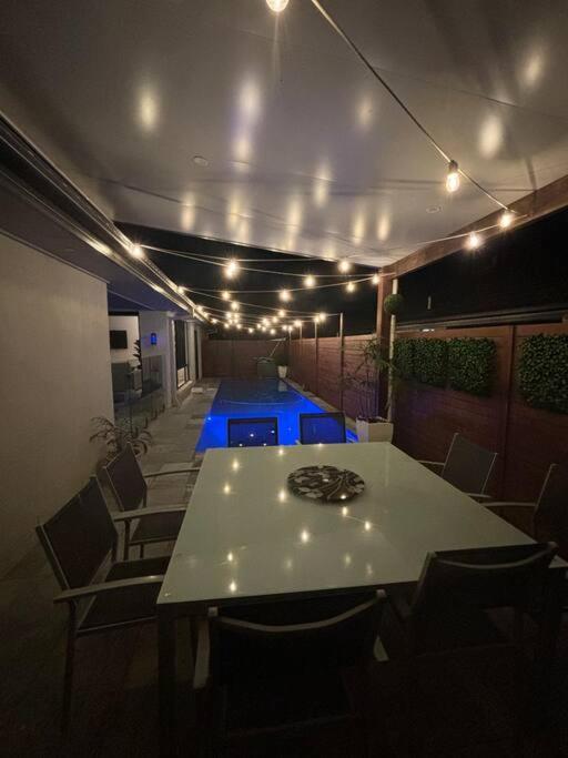 3 Bed Modern Home, Spacious Oasis & Pool