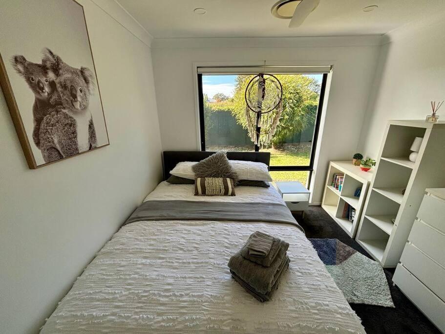 3 Bed Modern Home, Spacious Oasis & Pool