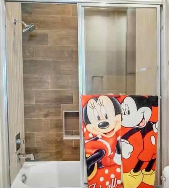 Gorgeous Townhouse 15 Min from Disney 1st Floor Steps Away from Pool