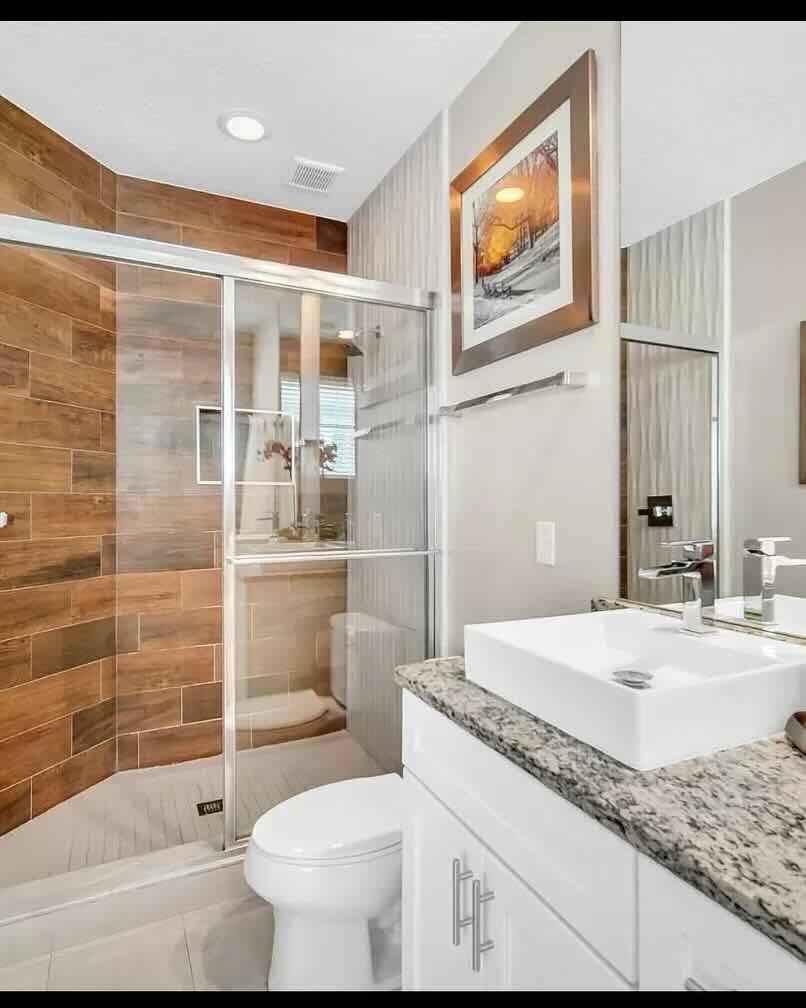 Gorgeous Townhouse 15 Min from Disney 1st Floor Steps Away from Pool