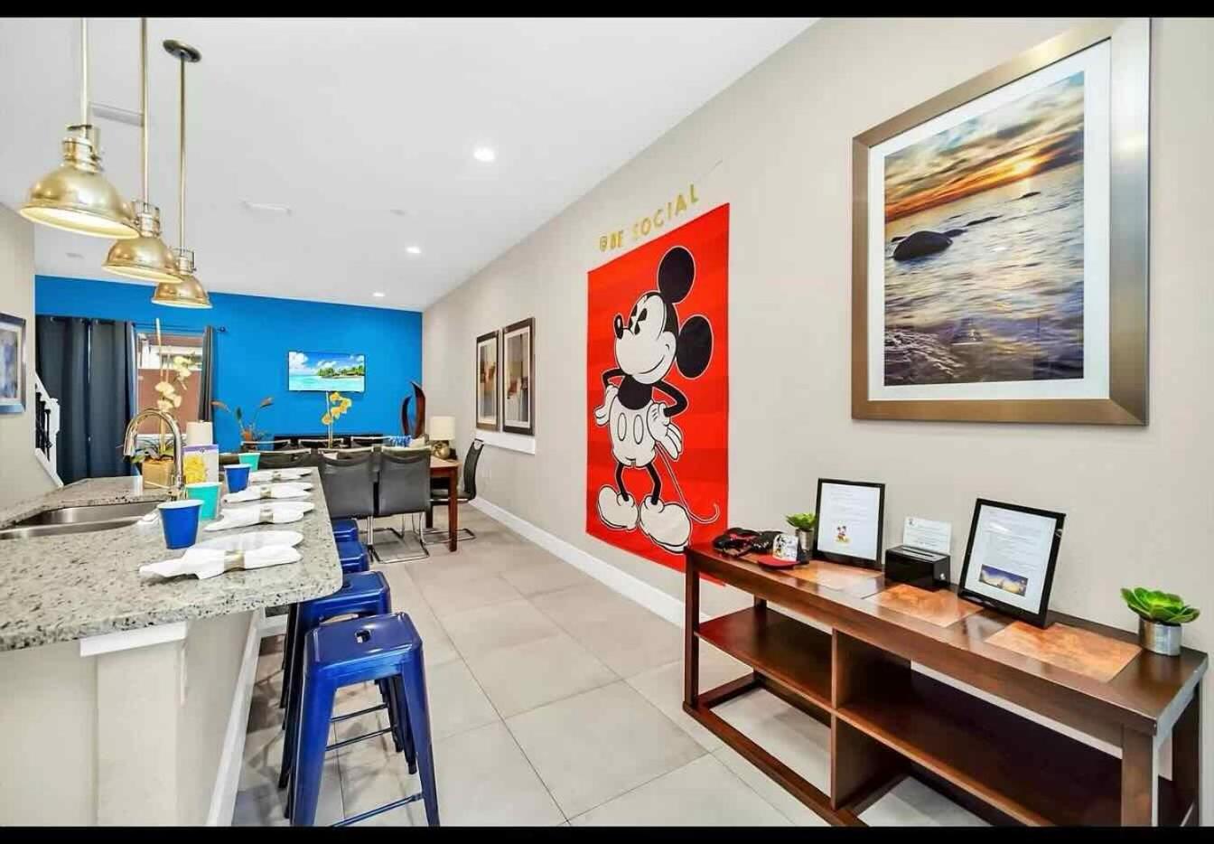 Gorgeous Townhouse 15 Min from Disney 1st Floor Steps Away from Pool