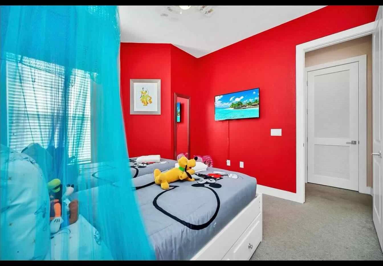 Gorgeous Townhouse 15 Min from Disney 1st Floor Steps Away from Pool