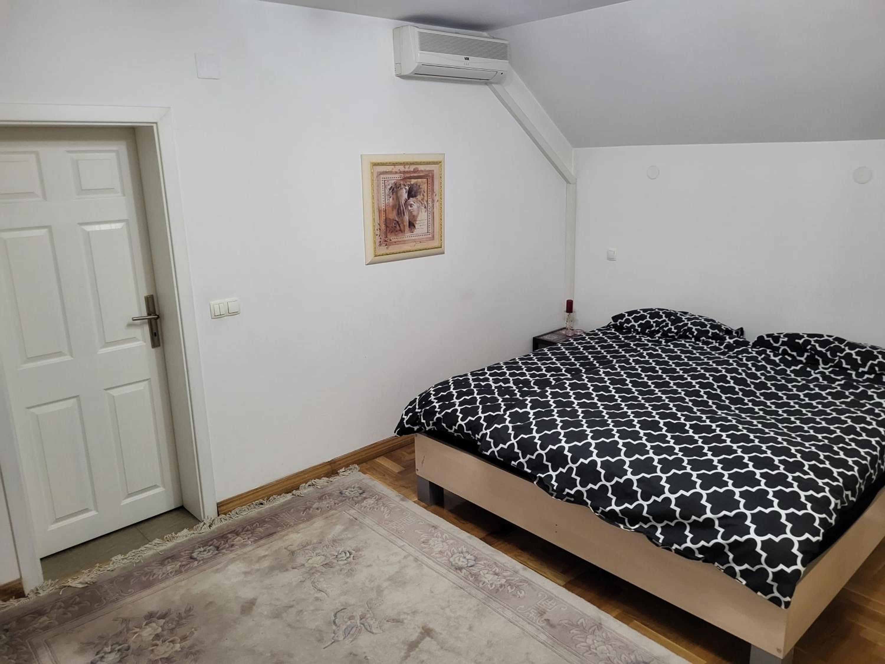 Residence Apartments Hari Sarajevo, Spacy Apartments, Free parking, Aircondition, Airport 1,5 km