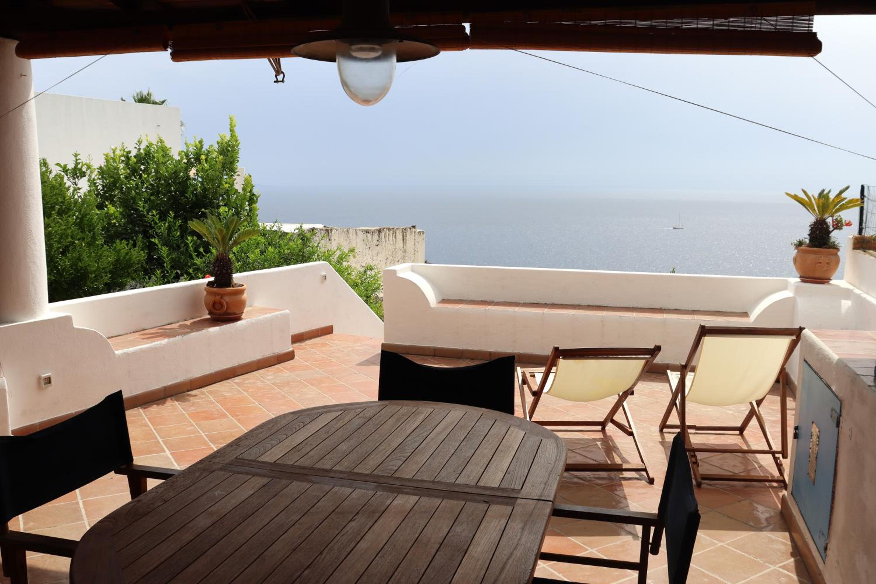 CASA DEI SOGNI, ISLAND OF SALINA photo 5
