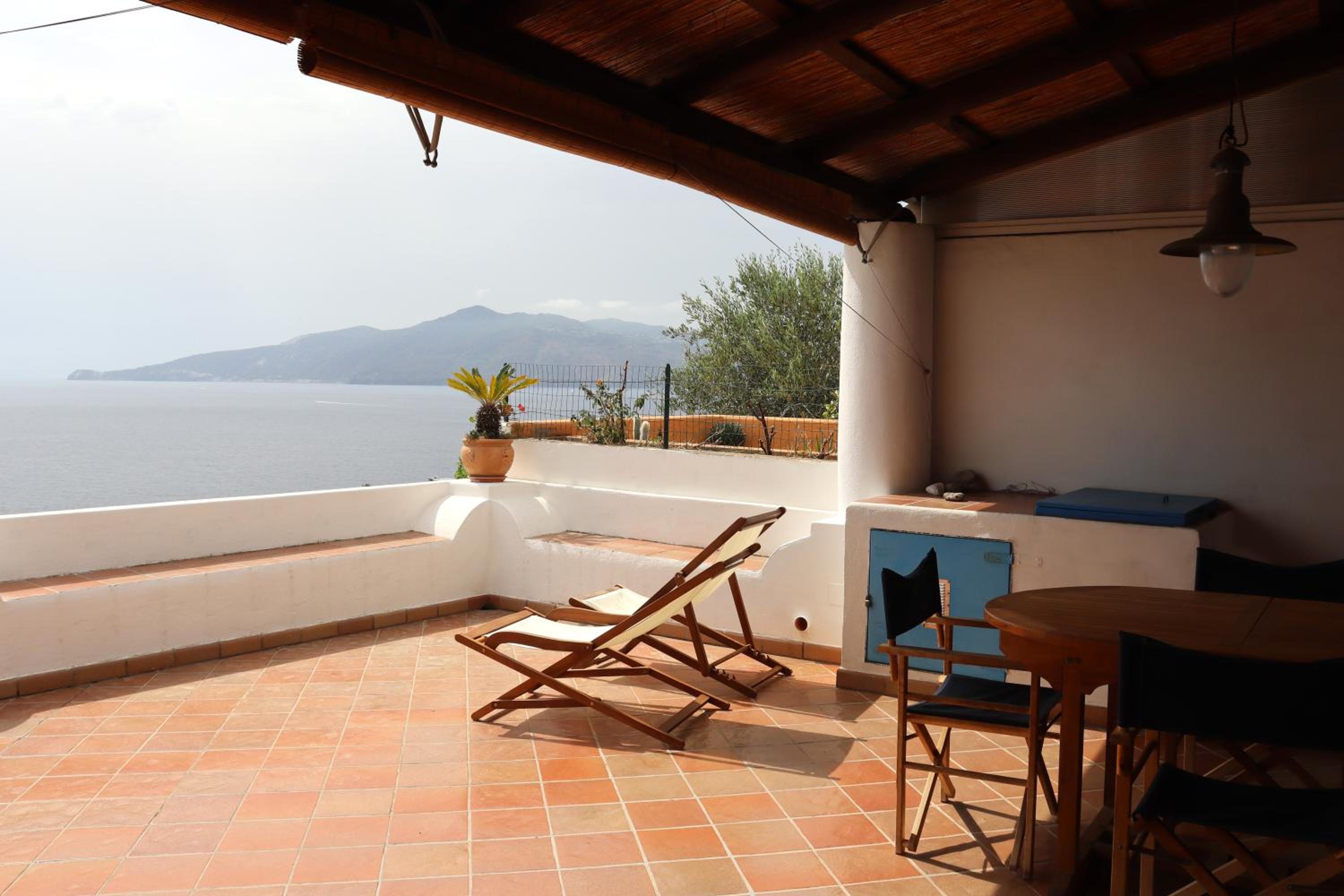 CASA DEI SOGNI, ISLAND OF SALINA photo 4